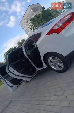 Седан Ford Focus 2014 в 