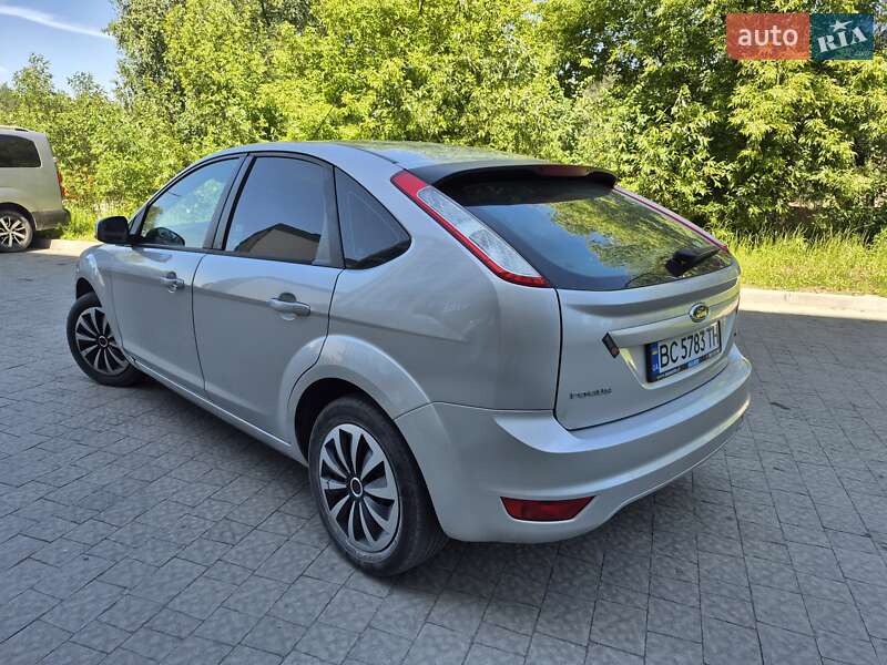 Хэтчбек Ford Focus 2010 в Львове