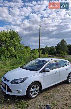 Хэтчбек Ford Focus 2013 в 