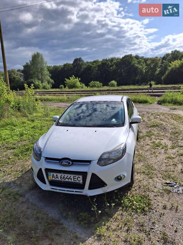 Хэтчбек Ford Focus 2013 в Чернигове