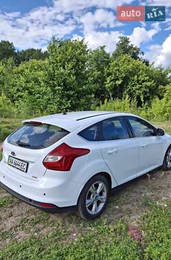 Хэтчбек Ford Focus 2013 в 