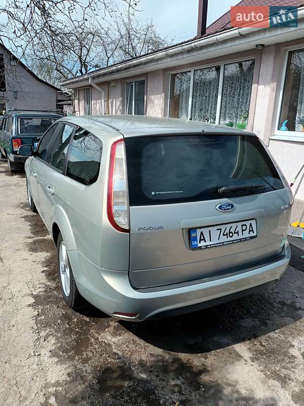 Универсал Ford Focus 2010 в Обухове