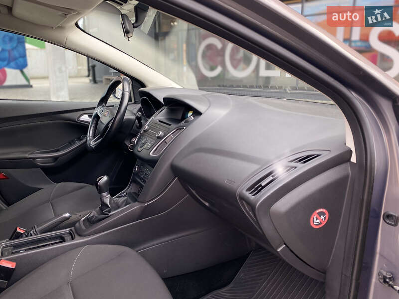 Хэтчбек Ford Focus 2015 в Киеве
