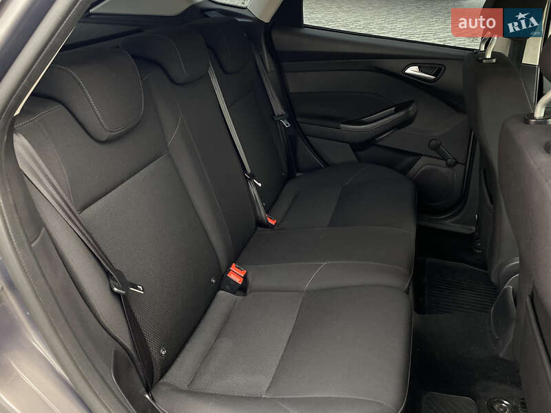 Хэтчбек Ford Focus 2015 в Киеве