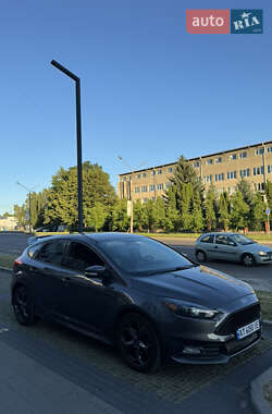 Хэтчбек Ford Focus 2015 в Львове
