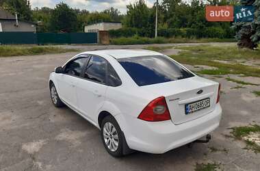 Седан Ford Focus 2010 в 