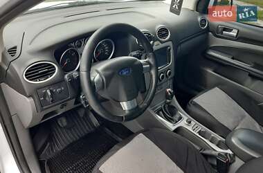 Седан Ford Focus 2010 в 