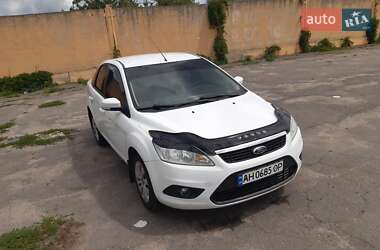 Седан Ford Focus 2010 в 