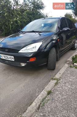 Хэтчбек Ford Focus 2000 в 