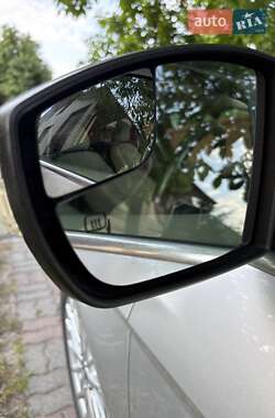Хэтчбек Ford Focus 2013 в 
