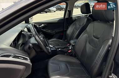 Хэтчбек Ford Focus 2015 в 