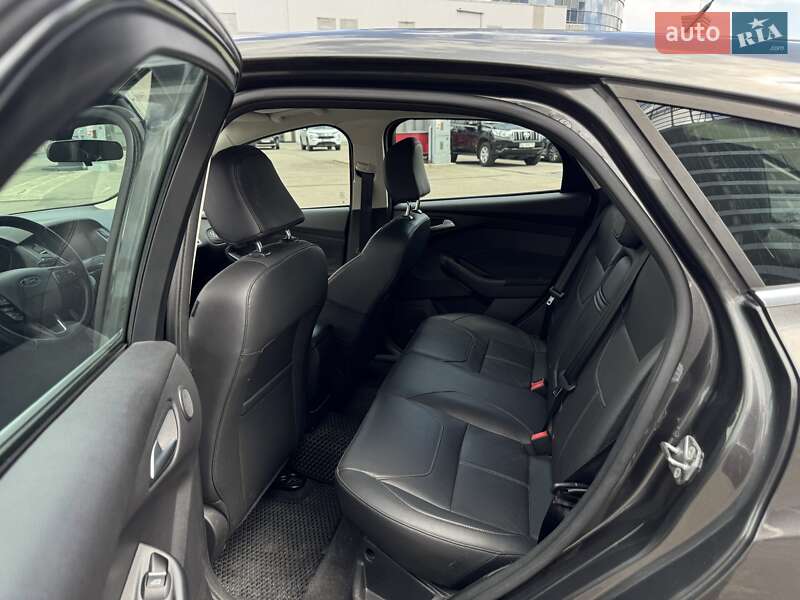 Хэтчбек Ford Focus 2015 в Днепре