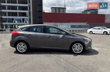 Хэтчбек Ford Focus 2015 в 
