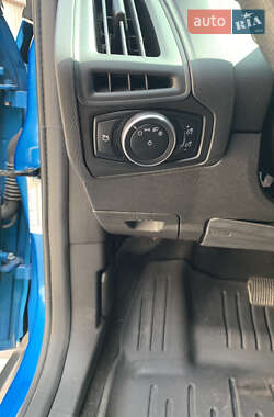 Хэтчбек Ford Focus 2016 в 