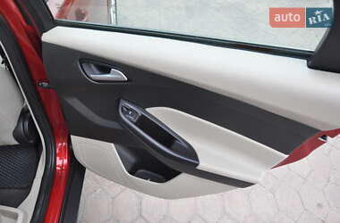 Седан Ford Focus 2016 в 