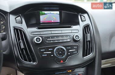 Седан Ford Focus 2016 в 