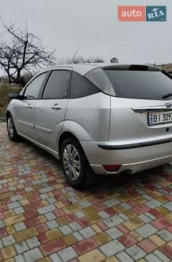 Хэтчбек Ford Focus 2004 в 