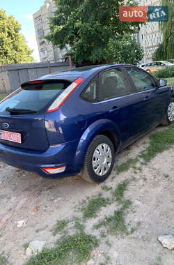 Хэтчбек Ford Focus 2010 в Ромнах