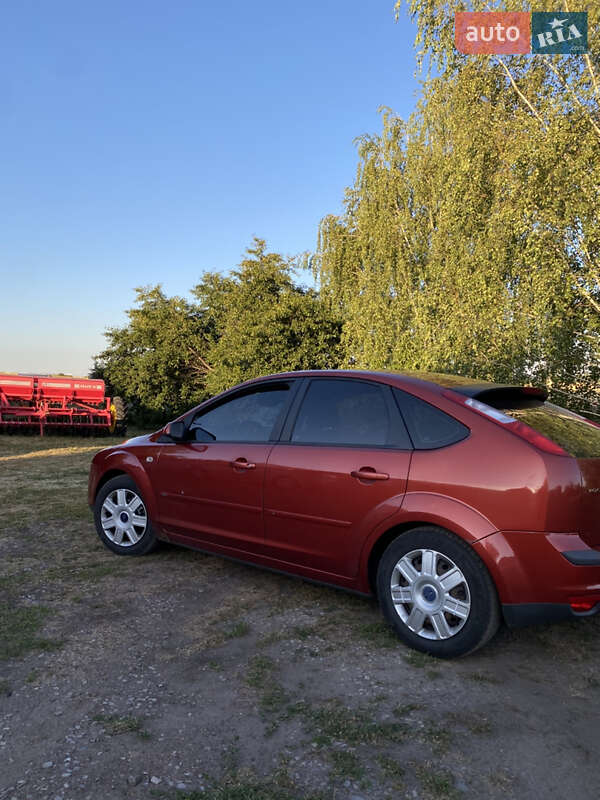 Хэтчбек Ford Focus 2007 в Узине