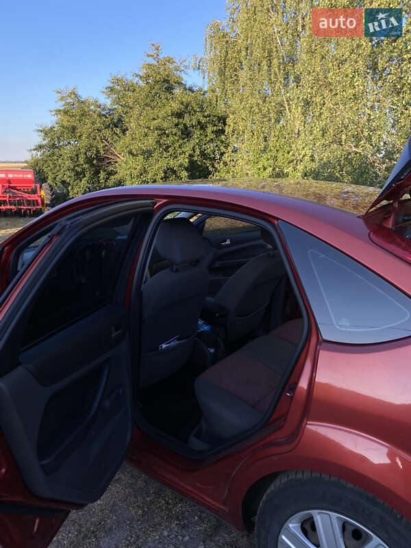 Хэтчбек Ford Focus 2007 в Узине