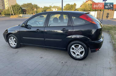 Хэтчбек Ford Focus 2003 в 