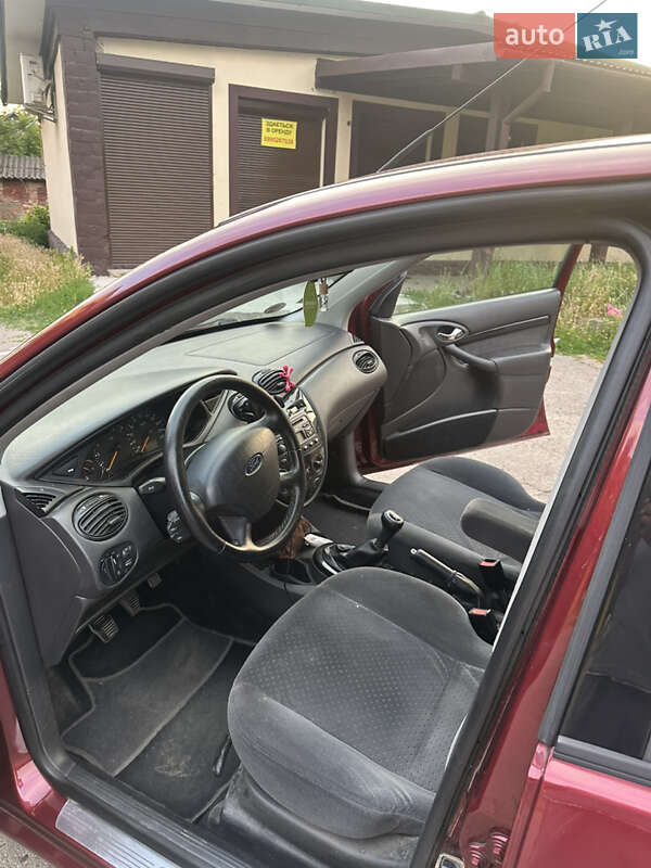 Хетчбек Ford Focus 2003 в Чернівцях