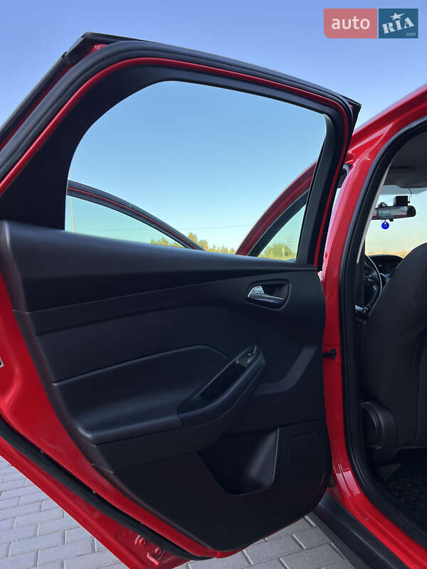 Седан Ford Focus 2015 в Львове