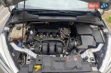 Хэтчбек Ford Focus 2015 в 