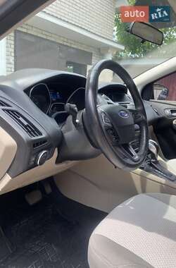Хэтчбек Ford Focus 2015 в 