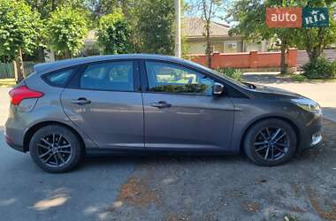 Хэтчбек Ford Focus 2015 в 