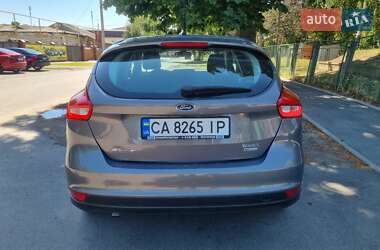 Хэтчбек Ford Focus 2015 в 