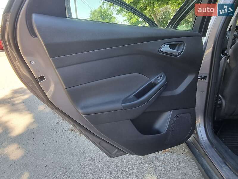 Хэтчбек Ford Focus 2015 в Умани