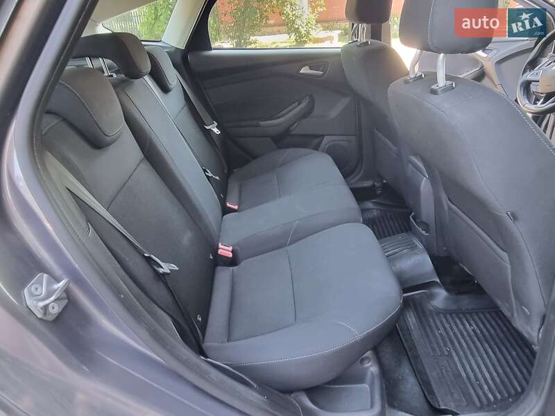 Хэтчбек Ford Focus 2015 в Умани