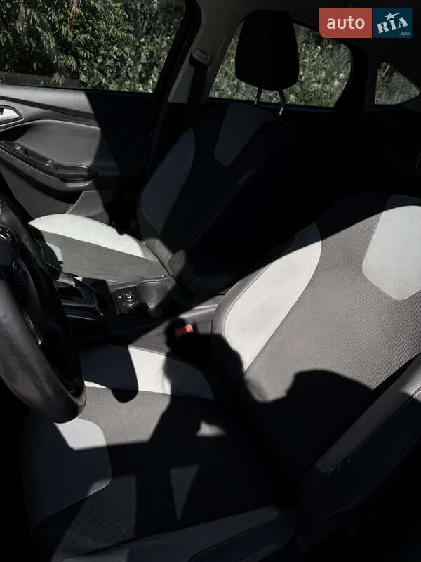 Хэтчбек Ford Focus 2012 в Днепре