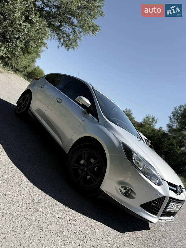 Хэтчбек Ford Focus 2012 в Днепре