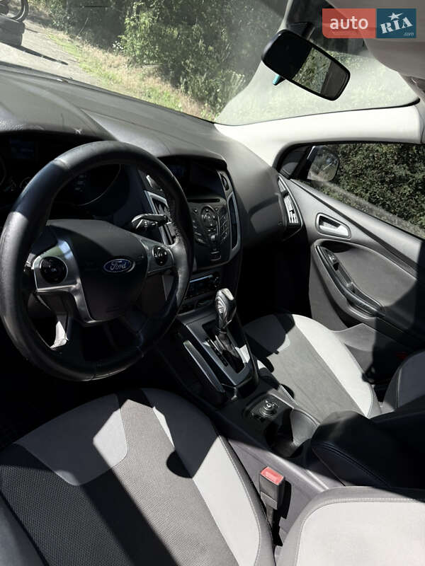 Хэтчбек Ford Focus 2012 в Днепре