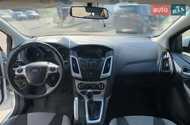 Хэтчбек Ford Focus 2012 в 