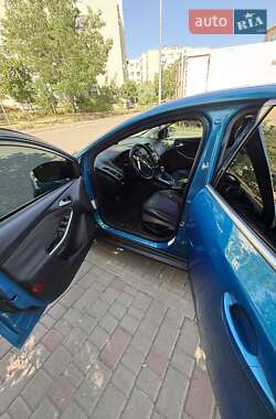Хэтчбек Ford Focus 2013 в 