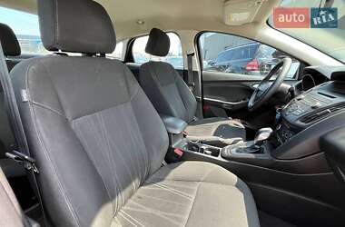 Седан Ford Focus 2015 в 