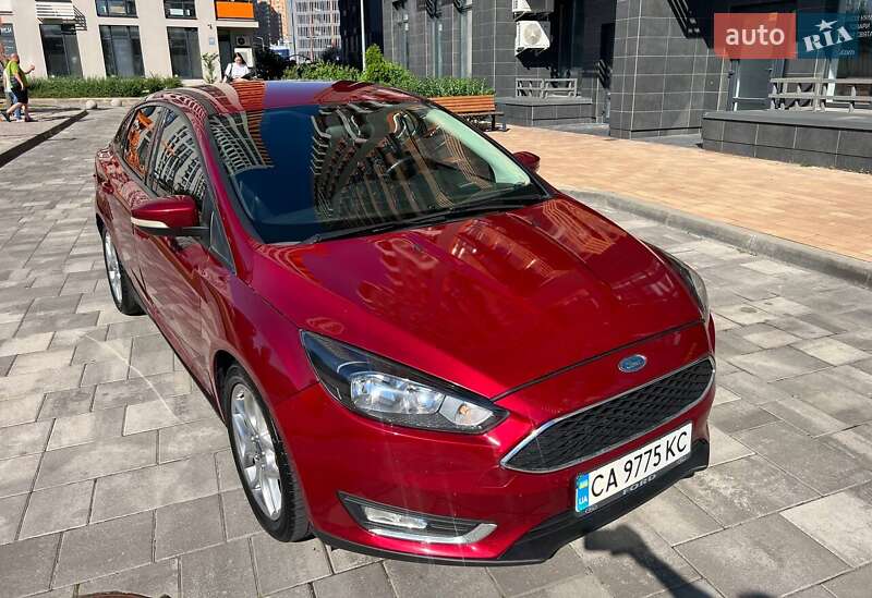 Седан Ford Focus 2015 в 