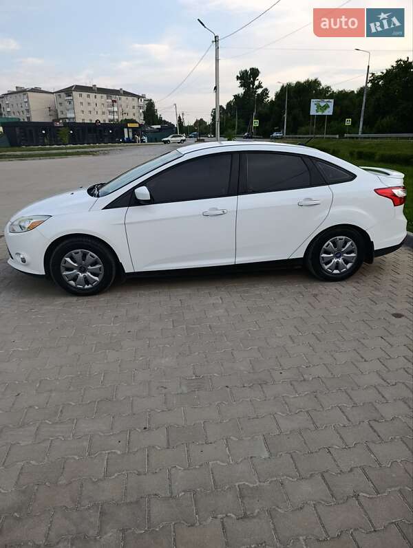 Седан Ford Focus 2013 в Лановцах