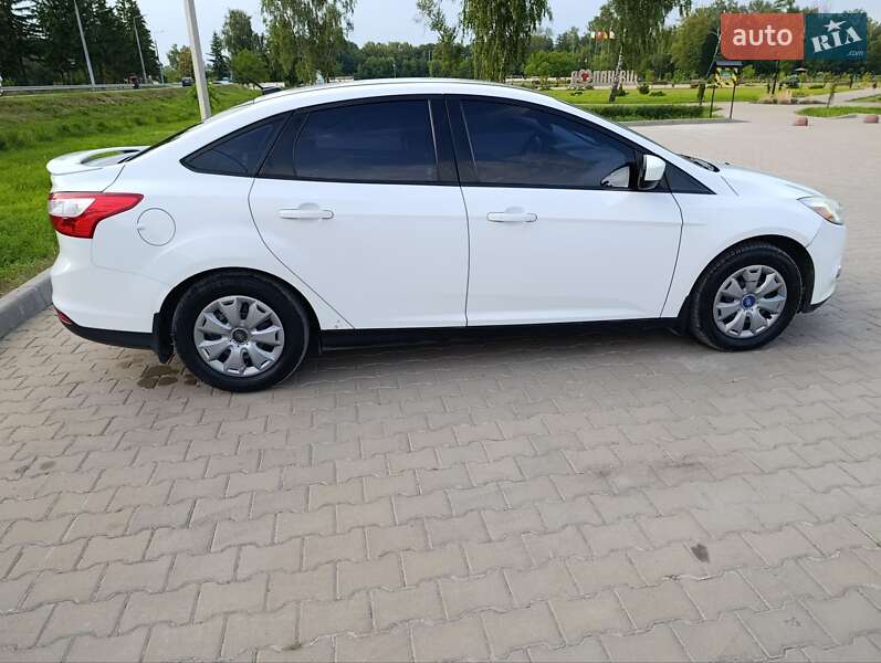 Седан Ford Focus 2013 в Лановцах