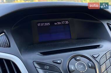 Хэтчбек Ford Focus 2012 в 