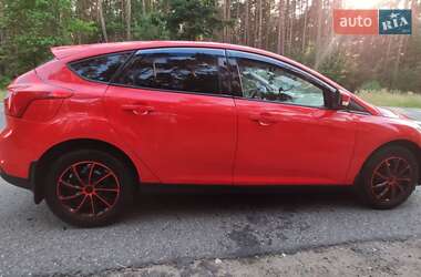 Хэтчбек Ford Focus 2013 в 
