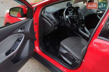 Хэтчбек Ford Focus 2013 в 