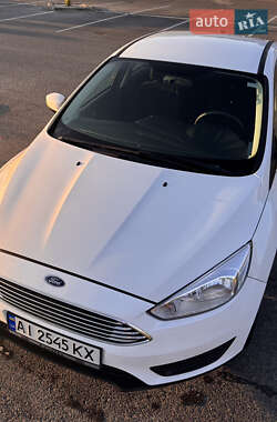 Седан Ford Focus 2016 в 