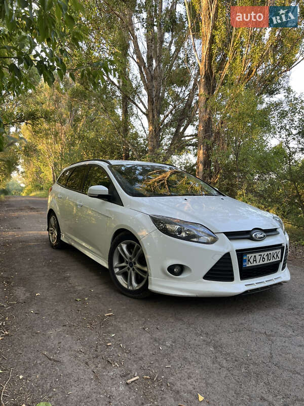 Універсал Ford Focus 2013 в Коротичу