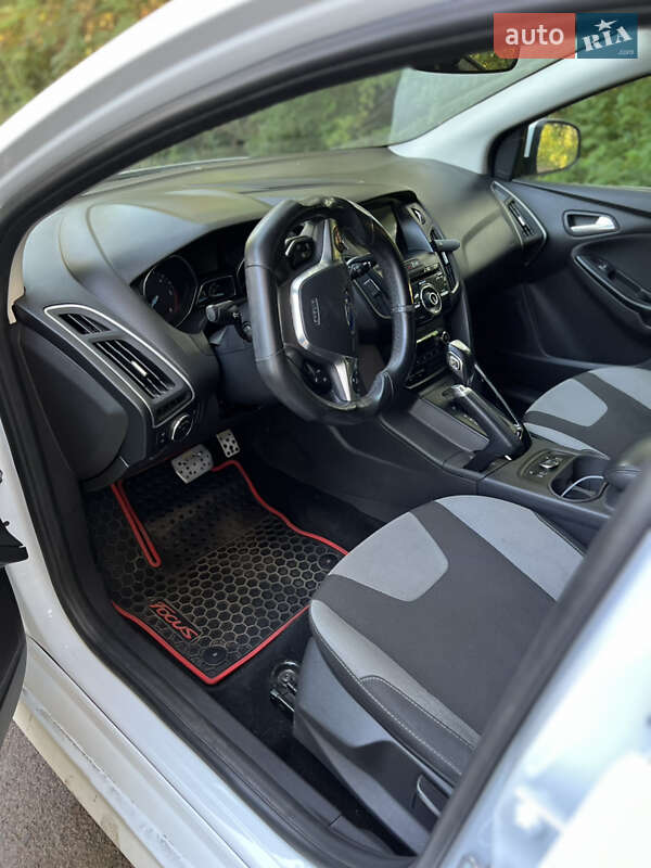 Універсал Ford Focus 2013 в Коротичу