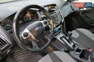 Хетчбек Ford Focus 2013 в 