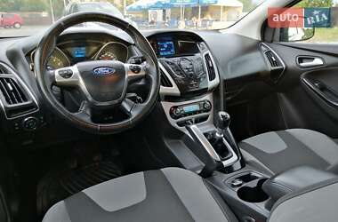 Хетчбек Ford Focus 2013 в 